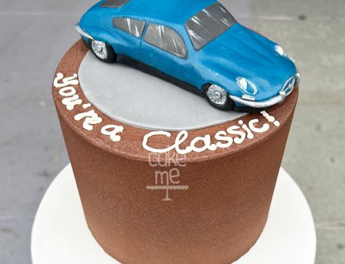 Classic vintage car cake